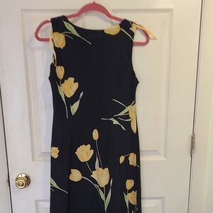 Studio 1 sleeveless pull on dress, black with yellow tulips 10 petite